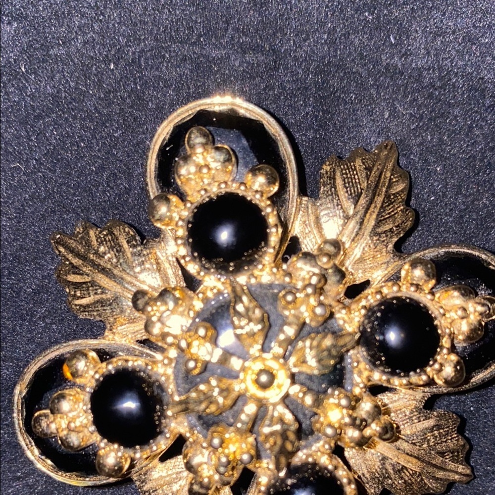 Vintage Rare St John Elegant Gold and Black Floral Brooch - Picture 4 of 8